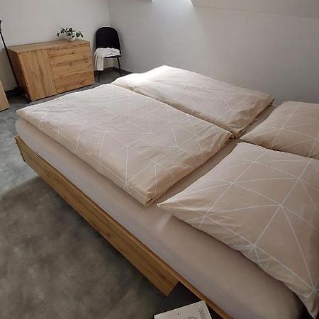 Apartman Po Schodech Nahoru Boretice Bagian luar foto